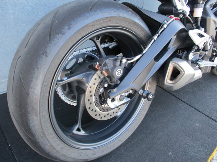 2023 Triumph STREET TRIPLE R White