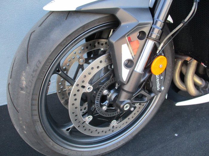 2023 Triumph STREET TRIPLE R White