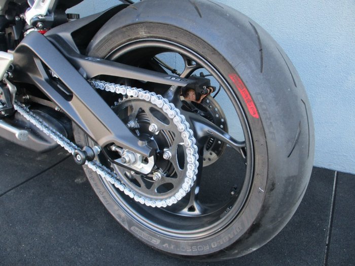 2023 Triumph STREET TRIPLE R White