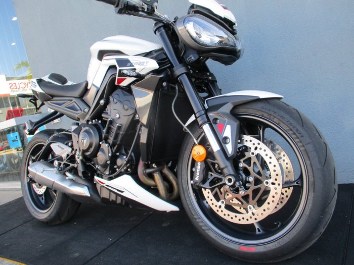 2023 Triumph STREET TRIPLE R White