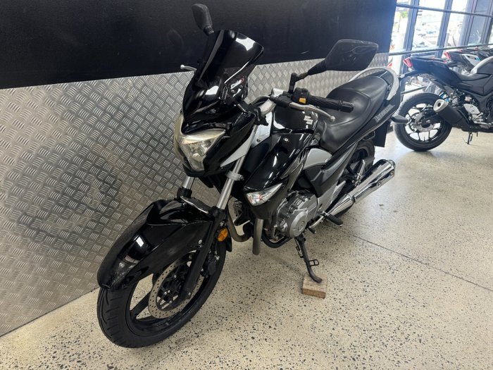 2012 Suzuki INAZUMA 250 (GW250) BLACK