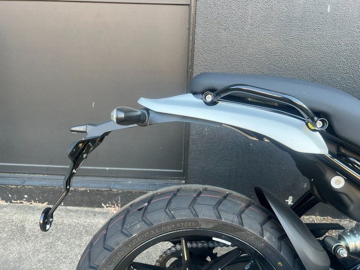 2025 Royal Enfield 2025 Royal Enfield 450CC GUERRILLA - Dash SILVER
