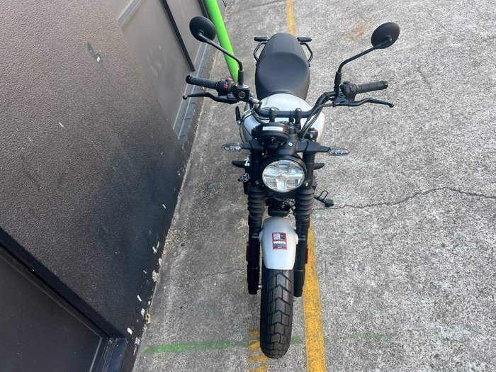 2025 Royal Enfield 2025 Royal Enfield 450CC GUERRILLA - Dash SILVER