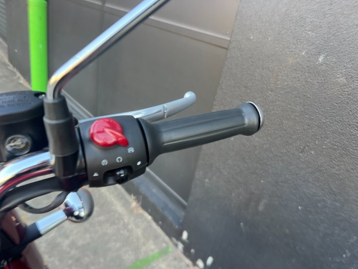 2025 Royal Enfield 2025 Royal Enfield 350CC CLASSIC 350 HERITAGE RED