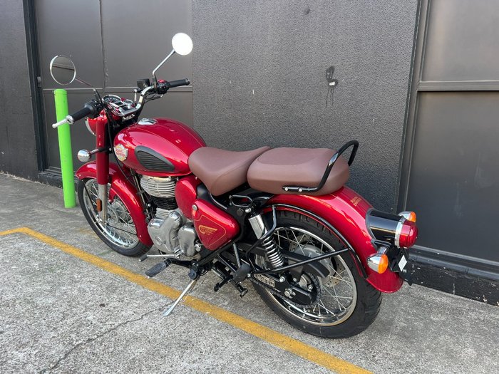 2025 Royal Enfield 2025 Royal Enfield 350CC CLASSIC 350 HERITAGE RED