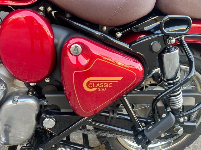 2025 Royal Enfield 2025 Royal Enfield 350CC CLASSIC 350 HERITAGE RED
