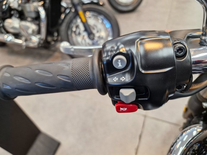 Triumph 2017 TRIUMPH 120CC BONNE T100 BLACK