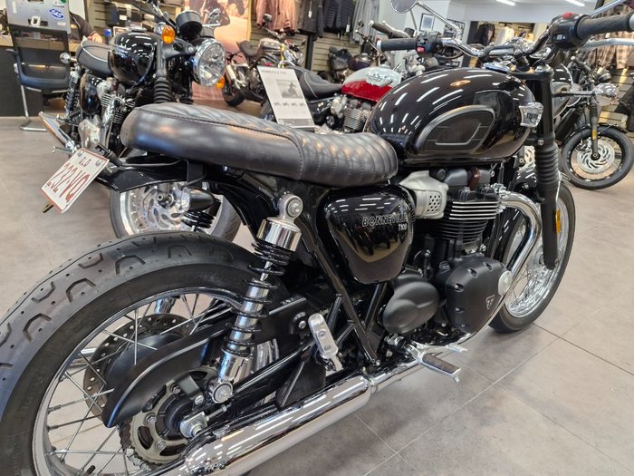 Triumph 2017 TRIUMPH 120CC BONNE T100 BLACK
