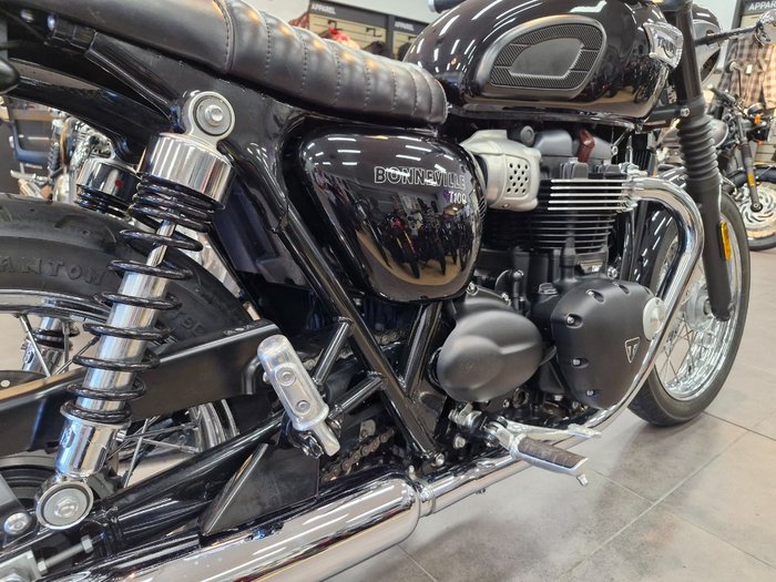 Triumph 2017 TRIUMPH 120CC BONNE T100 BLACK