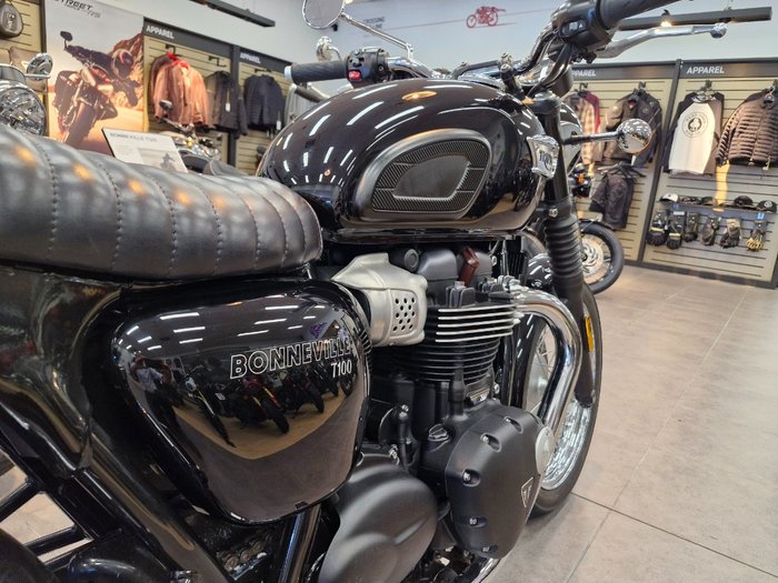 Triumph 2017 TRIUMPH 120CC BONNE T100 BLACK