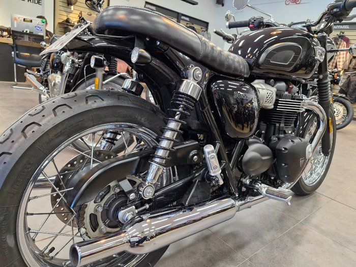 Triumph 2017 TRIUMPH 120CC BONNE T100 BLACK