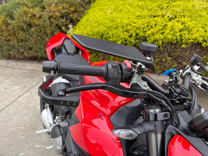 2023 DUCATI STREETFIGHTER V2 Red