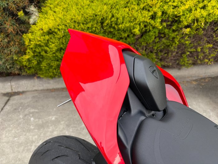 2023 DUCATI STREETFIGHTER V2 Red