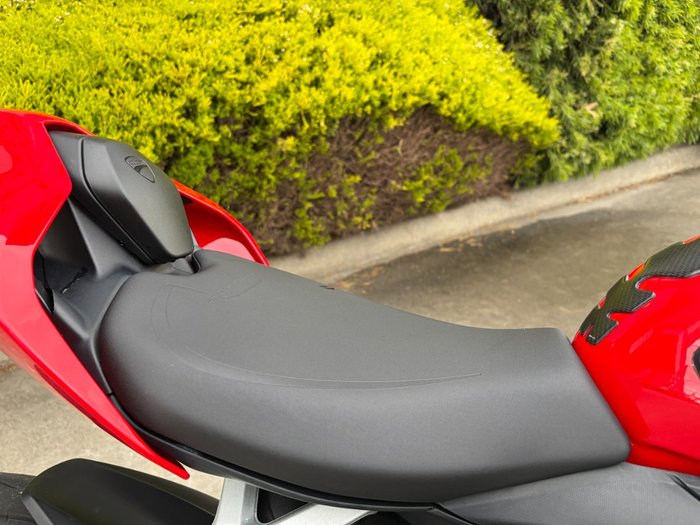 2023 DUCATI STREETFIGHTER V2 Red