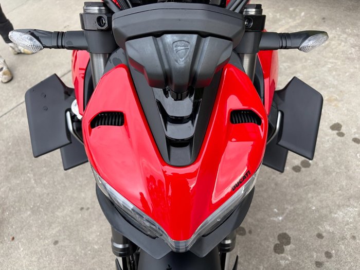 2023 DUCATI STREETFIGHTER V2 Red