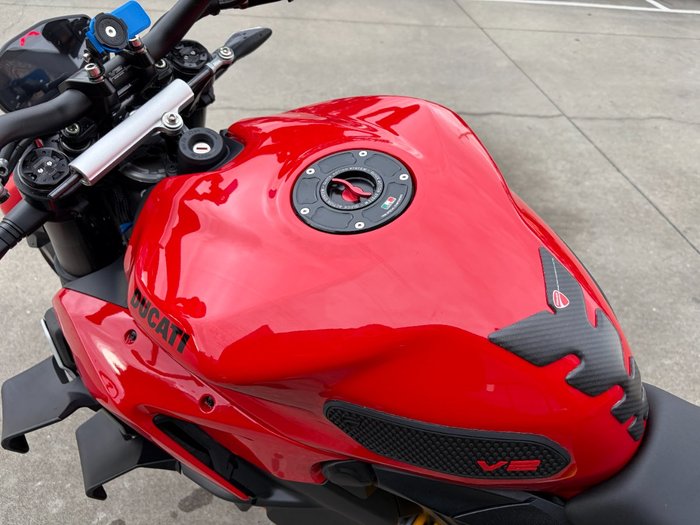 2023 DUCATI STREETFIGHTER V2 Red
