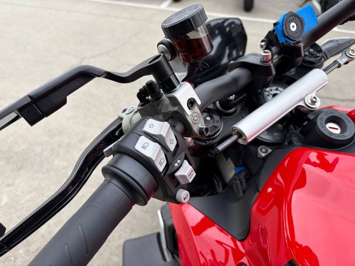 2023 DUCATI STREETFIGHTER V2 Red