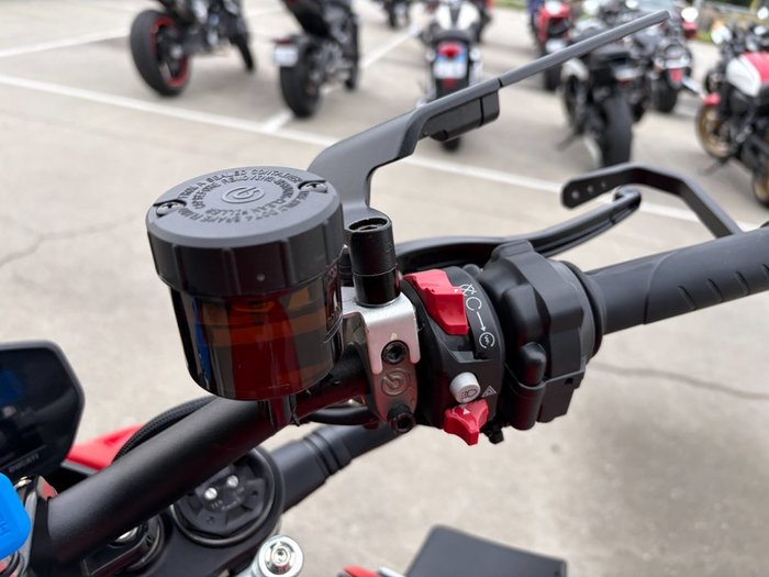 2023 DUCATI STREETFIGHTER V2 Red