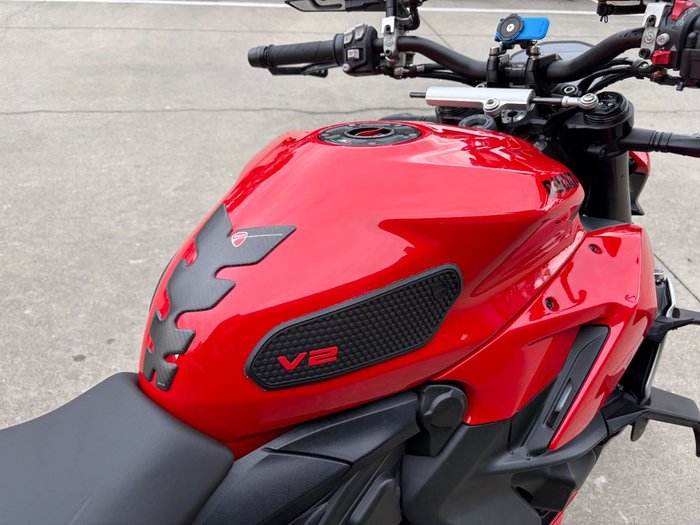2023 DUCATI STREETFIGHTER V2 Red