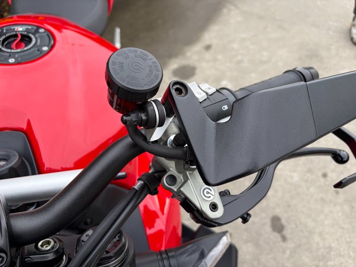 2023 DUCATI STREETFIGHTER V2 Red
