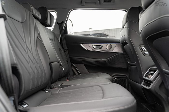 2025 Chery Tiggo 8 Pro Max Urban MY24 Lunar White