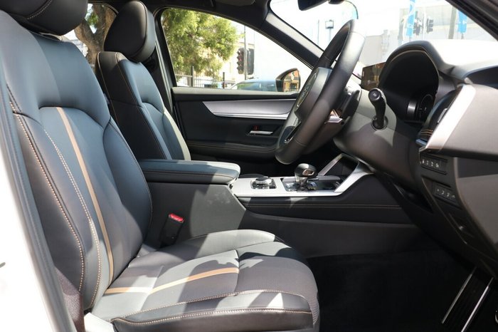 2025 Mazda CX-80 P50e Azami