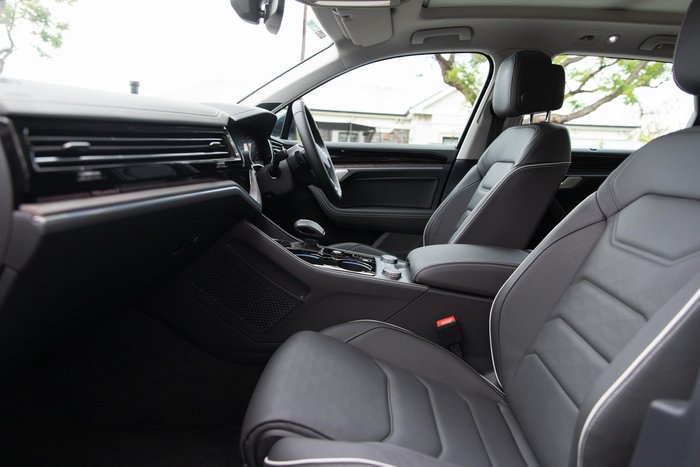 2025 Volkswagen Touareg 210TDI Elegance