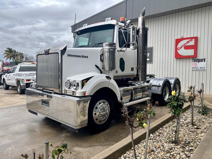2021 Western Star 4864Fs2 Day Cab Prime Mover White