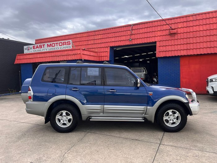 2001 Mitsubishi Pajero Exceed NM 4X4 Deep Blue