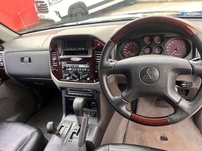 2001 Mitsubishi Pajero Exceed NM 4X4 Deep Blue