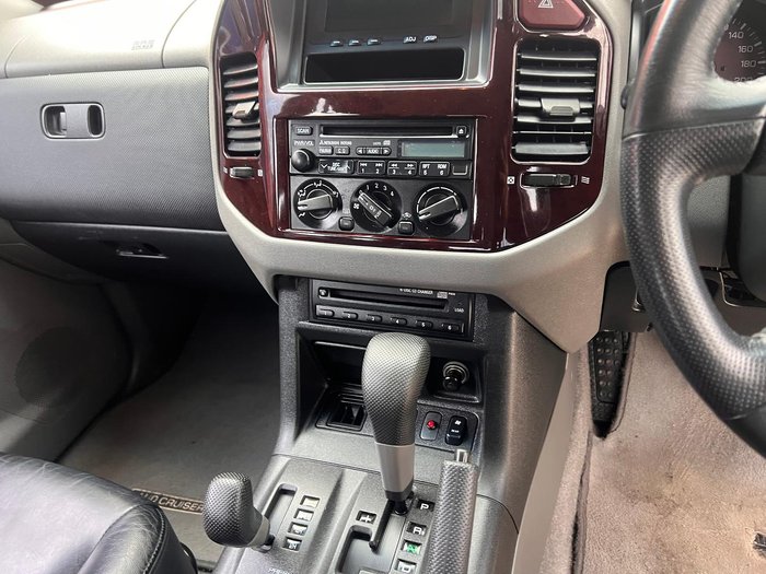 2001 Mitsubishi Pajero Exceed NM 4X4 Deep Blue