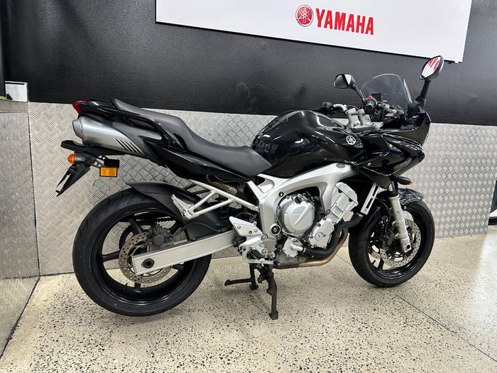 2006 Yamaha FZ6S BLUE