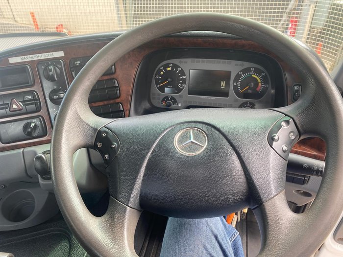 2006 Mercedes-Benz 3244 White
