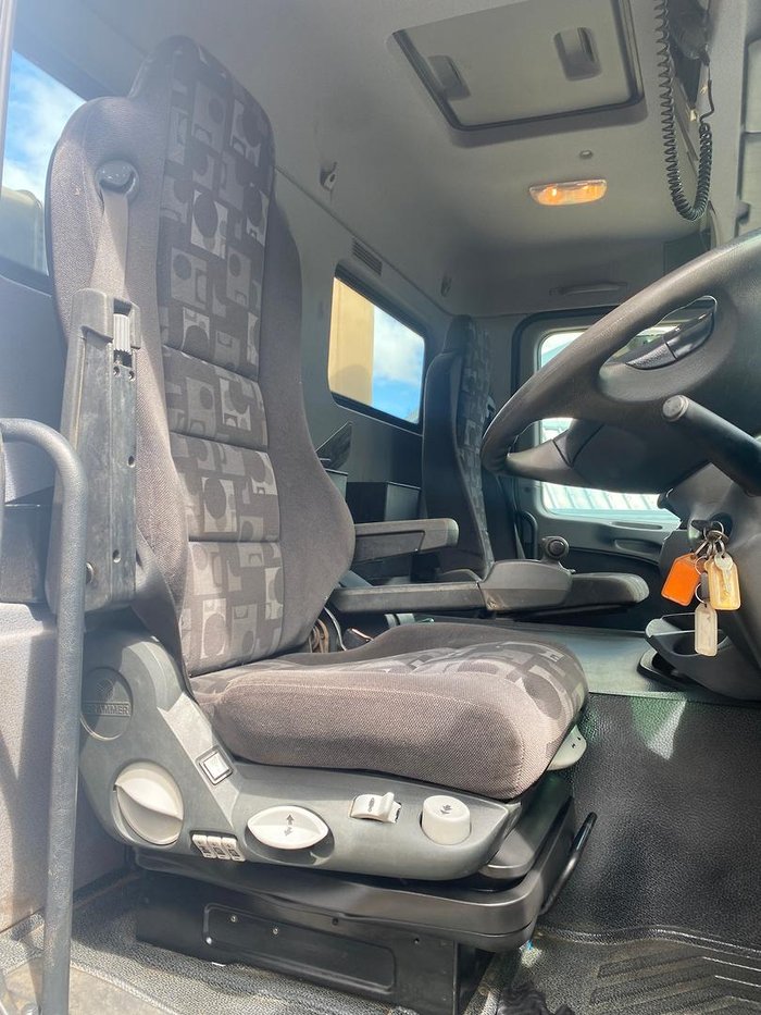 2006 Mercedes-Benz 3244 White