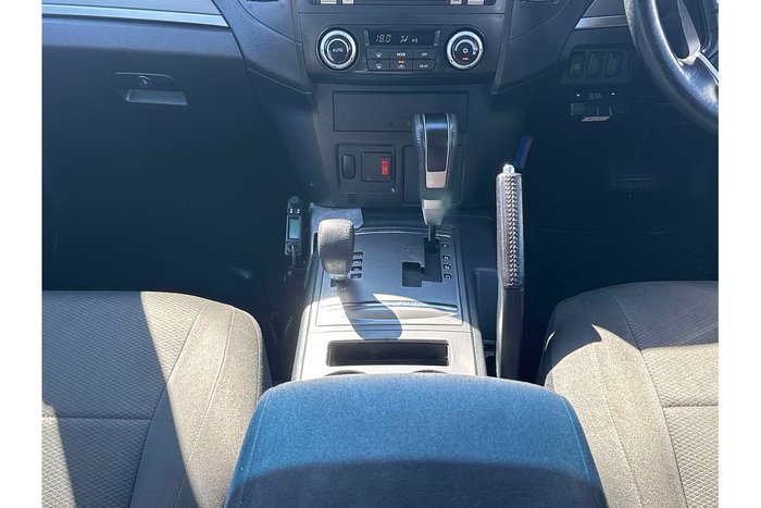 2010 Mitsubishi Pajero GLS