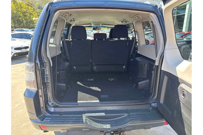 2010 Mitsubishi Pajero GLS