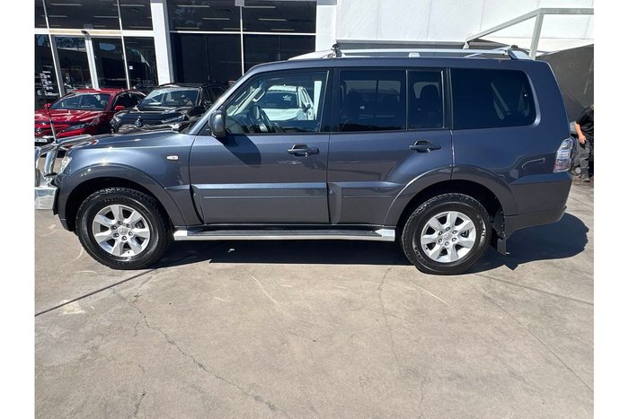 2010 Mitsubishi Pajero GLS