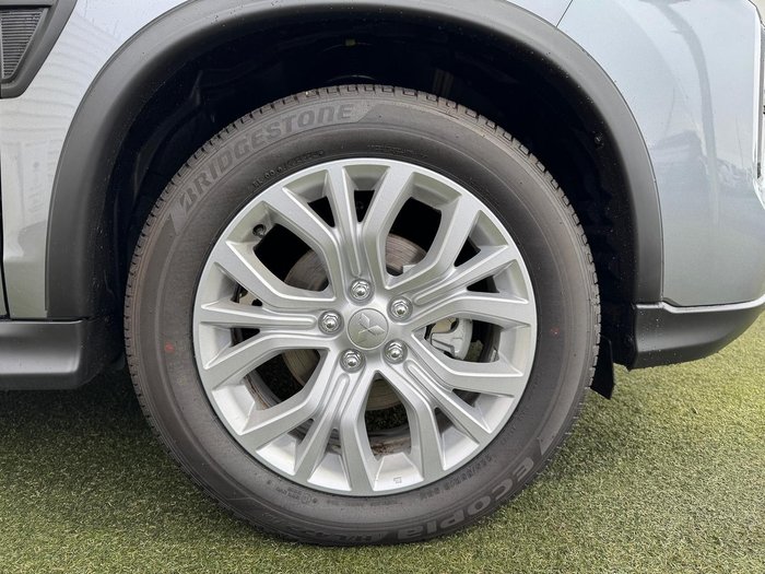 2024 Mitsubishi ASX ES