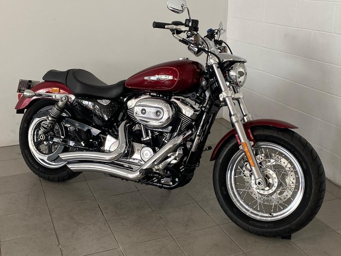 2016 Harley-Davidson 1200 Custom (XL1200C) Sportster Red