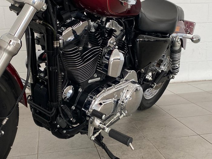 2016 Harley-Davidson 1200 Custom (XL1200C) Sportster Red