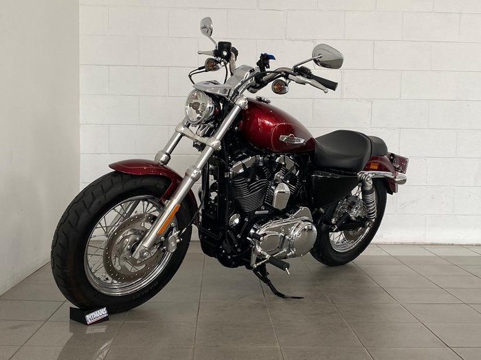 2016 Harley-Davidson 1200 Custom (XL1200C) Sportster Red