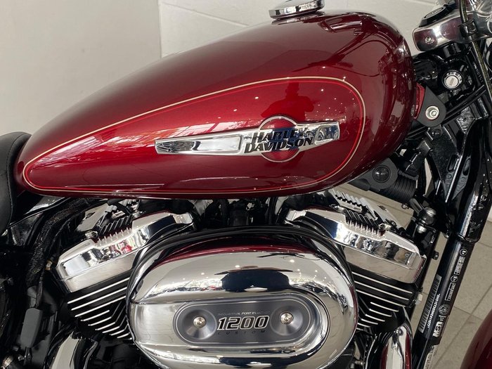 2016 Harley-Davidson 1200 Custom (XL1200C) Sportster Red