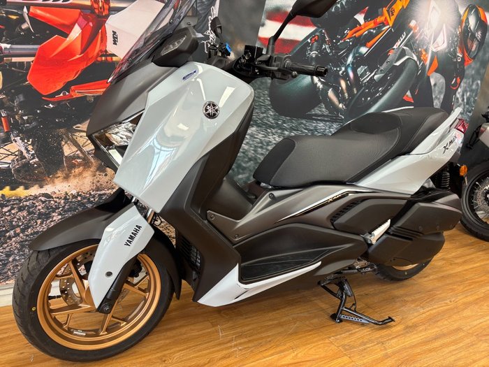 2025 Yamaha XMAX 300 (CZD300A) BLUE