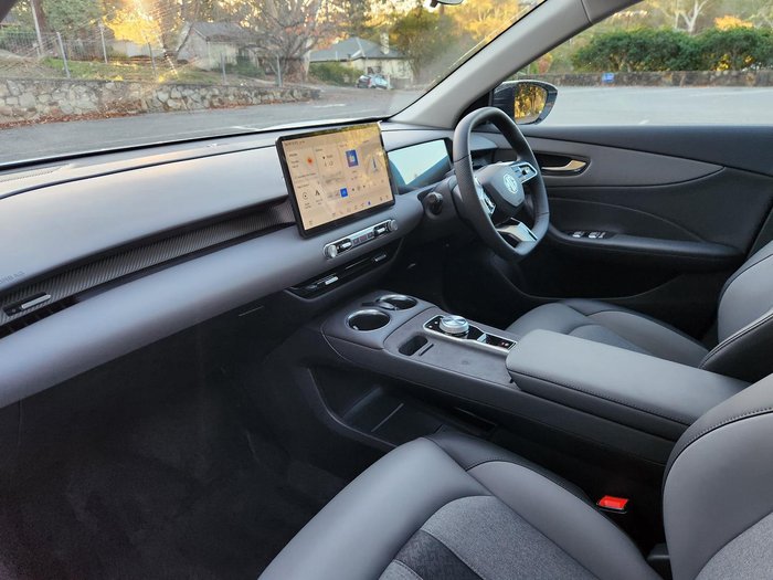 2025 MG MGS5 EV Essence 62