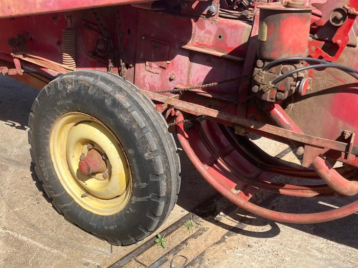 1970 New Holland 275 