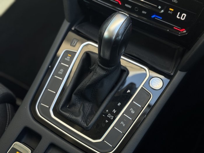 2022 Volkswagen Passat 140TSI Business