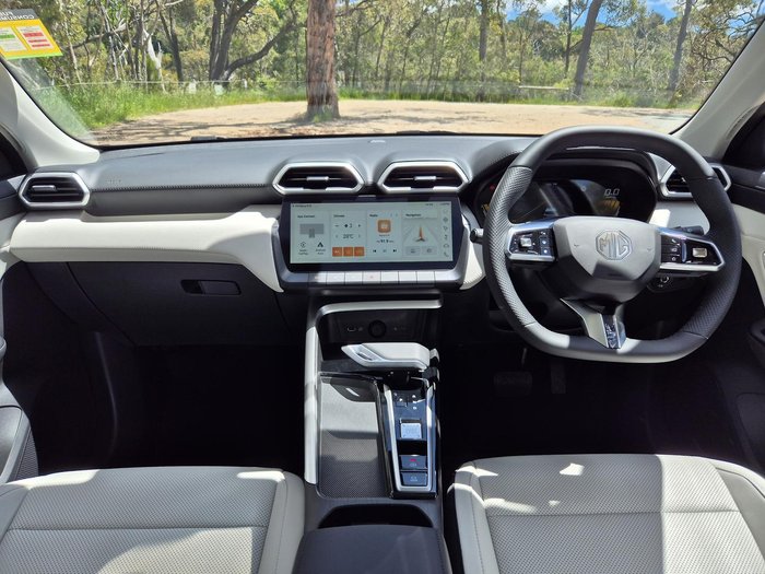 2025 MG ZS Essence Hybrid+