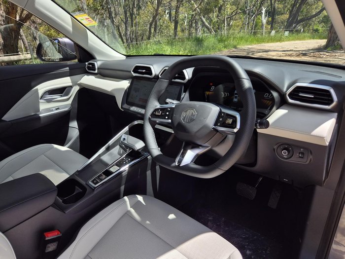 2025 MG ZS Essence Hybrid+