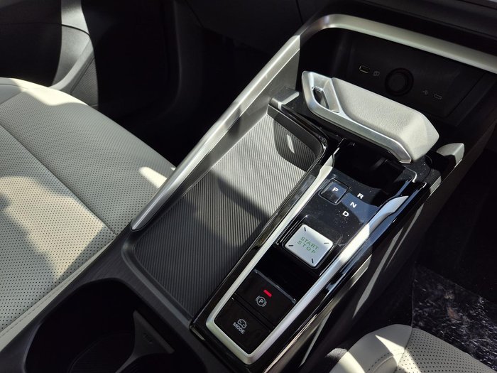 2025 MG ZS Essence Hybrid+