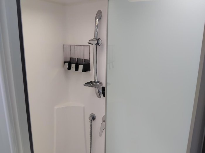 2019 New Age Caravans Ro21be Comfort Triple Bunk Family Van With Full Ensuite
